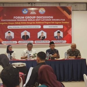 Sebagai Narasumber Kadisdikbud Lubuklinggau Pada Forum Group Discussion