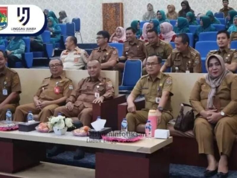 Perkuat Sinergi Pembangunan Keluarga, Dinas PPKB Dampingi Wawako Hadiri Pelantikan PKK, Posyandu, dan Bunda PAUD