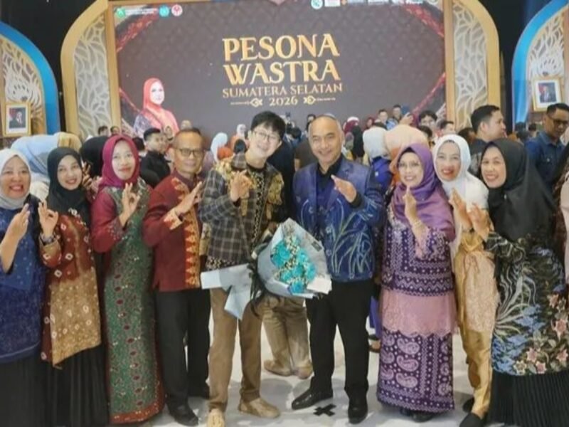 Ketua TP PKK Kabupaten Musi Rawas Hadir Di Ajang fashion show wastra Sumatera Selatan