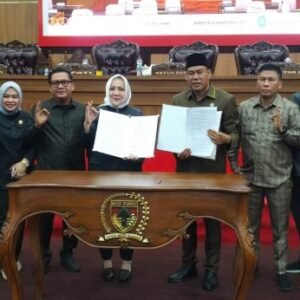 Bupati dan DPRD Musi Rawas Lakukan Penandatangan MoU &amp; Delapan Raperda Disampaikan dalam Paripurna